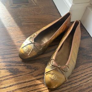 CHANEL Metallic Gold Quilted Flats